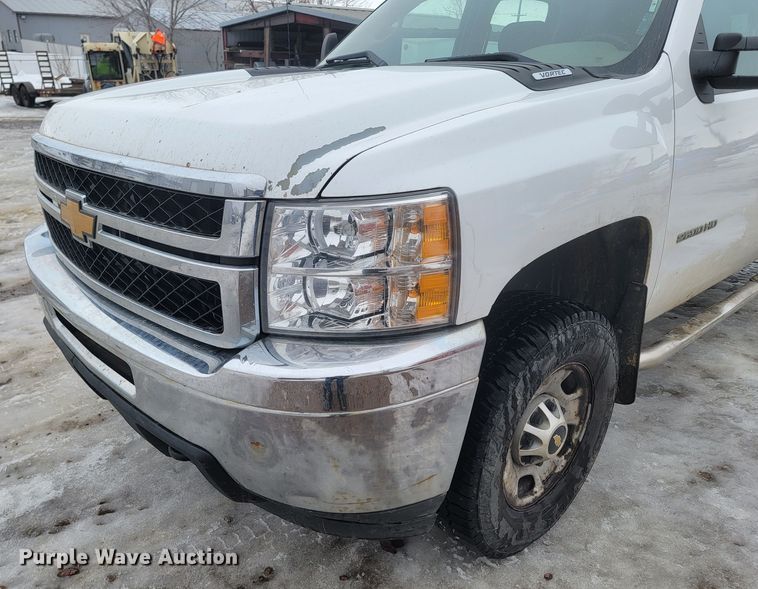 image for item ME9749 2012 Chevrolet Silverado 2500HD  Crew Cab pickup truck