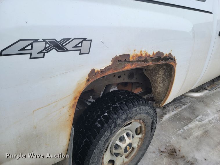 image for item ME9749 2012 Chevrolet Silverado 2500HD  Crew Cab pickup truck