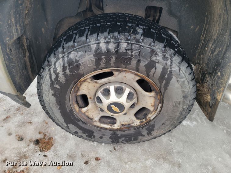 image for item ME9749 2012 Chevrolet Silverado 2500HD  Crew Cab pickup truck