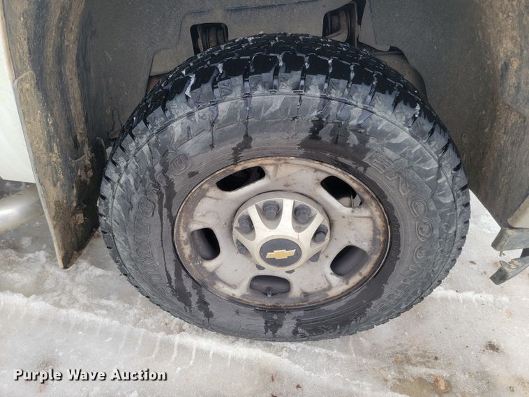 image for item ME9749 2012 Chevrolet Silverado 2500HD  Crew Cab pickup truck