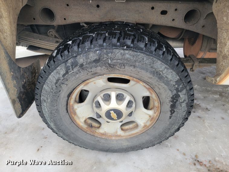 image for item ME9749 2012 Chevrolet Silverado 2500HD  Crew Cab pickup truck