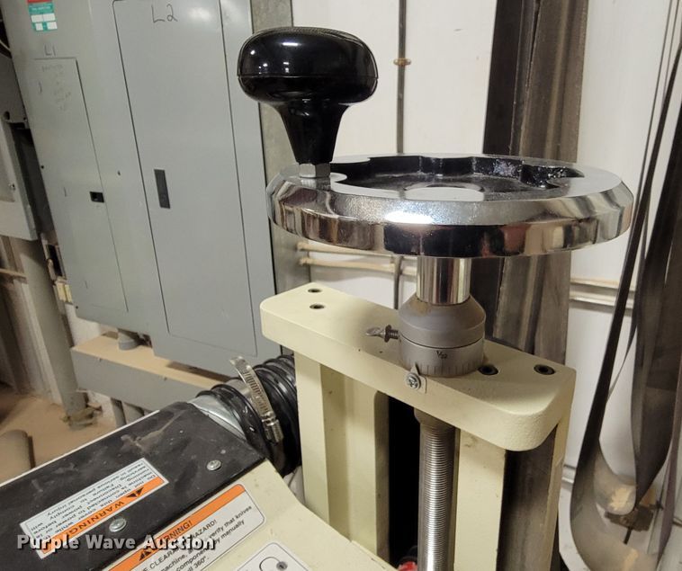 image for item ME9759 Shop Fox W1812  wood planer