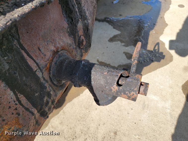 image for item ME9765 (2) pot hole patchers