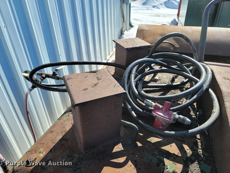 image for item ME9765 (2) pot hole patchers