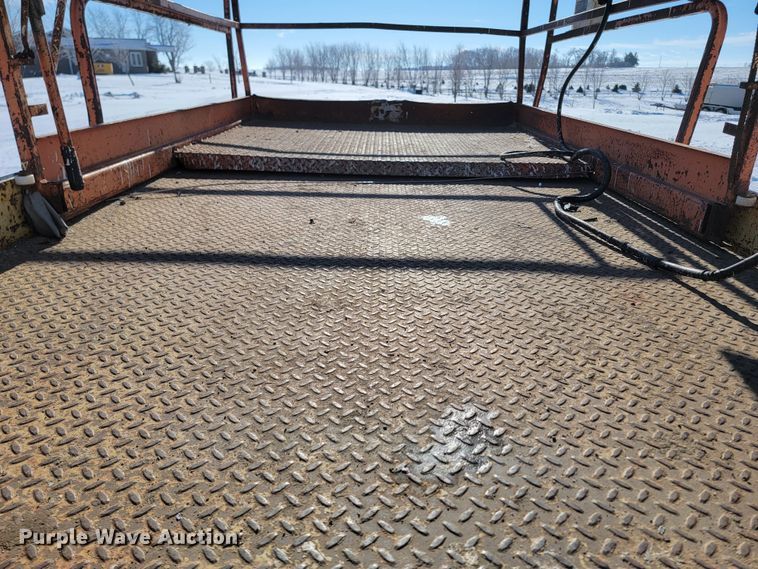 image for item ME9766 1995 JLG 40RTS  scissor lift