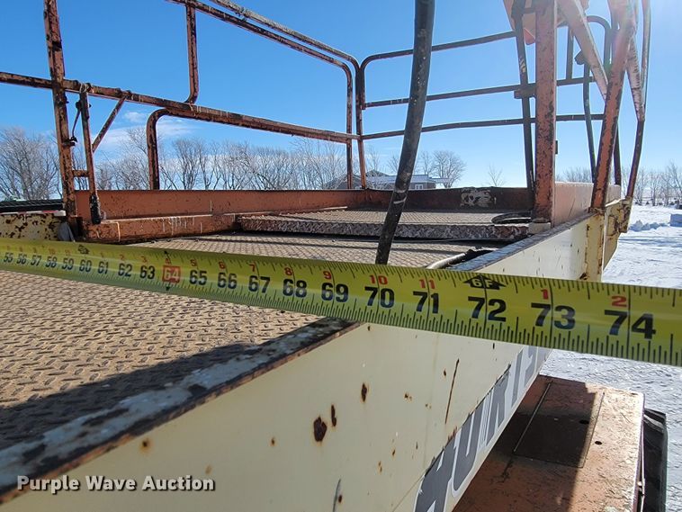 image for item ME9766 1995 JLG 40RTS  scissor lift