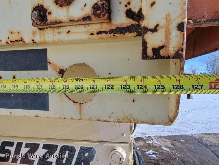 image for item ME9766 1995 JLG 40RTS  scissor lift