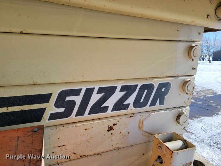 image for item ME9766 1995 JLG 40RTS  scissor lift