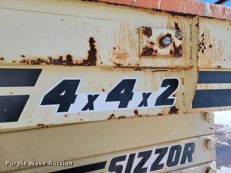 image for item ME9766 1995 JLG 40RTS  scissor lift