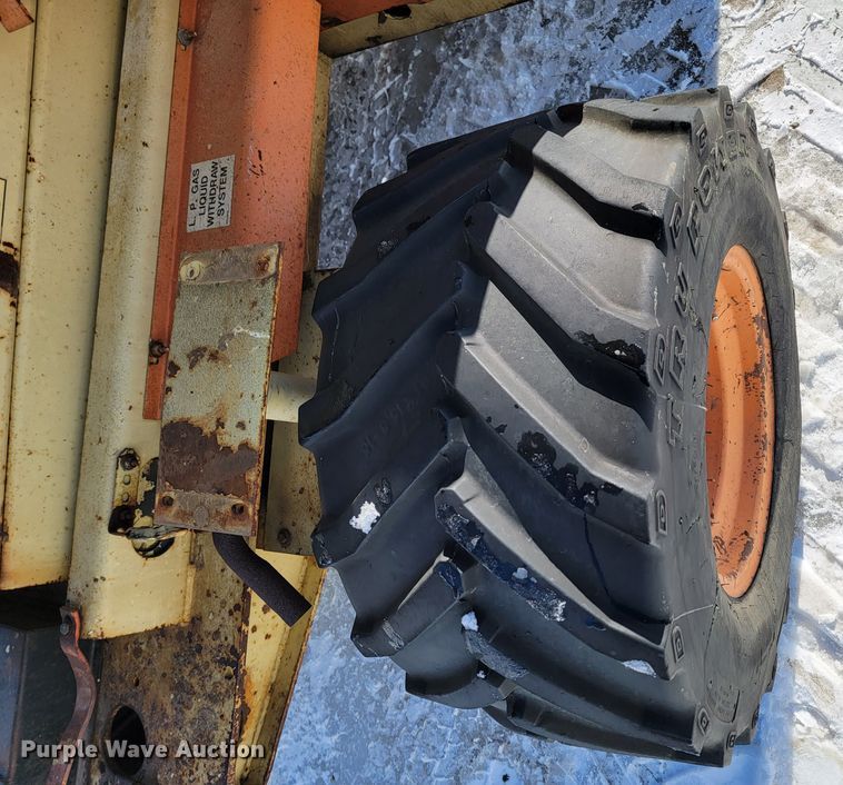 image for item ME9766 1995 JLG 40RTS  scissor lift