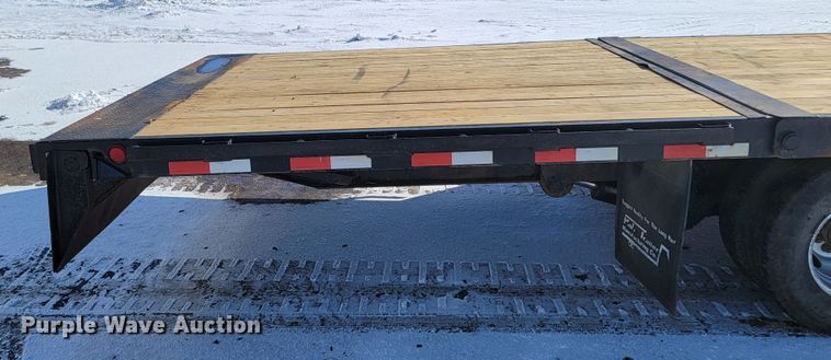 image for item ME9767 2007 PJ  equipment trailer