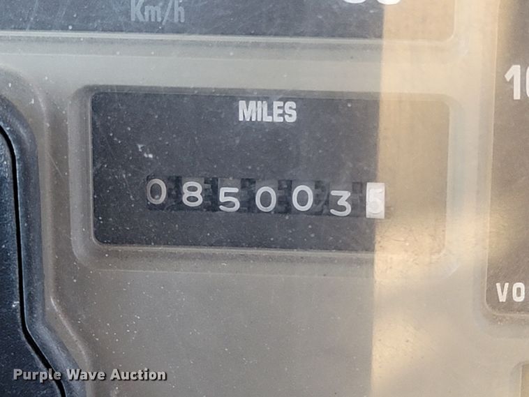 image for item MH9670 1991 International 4900  digger derrick truck