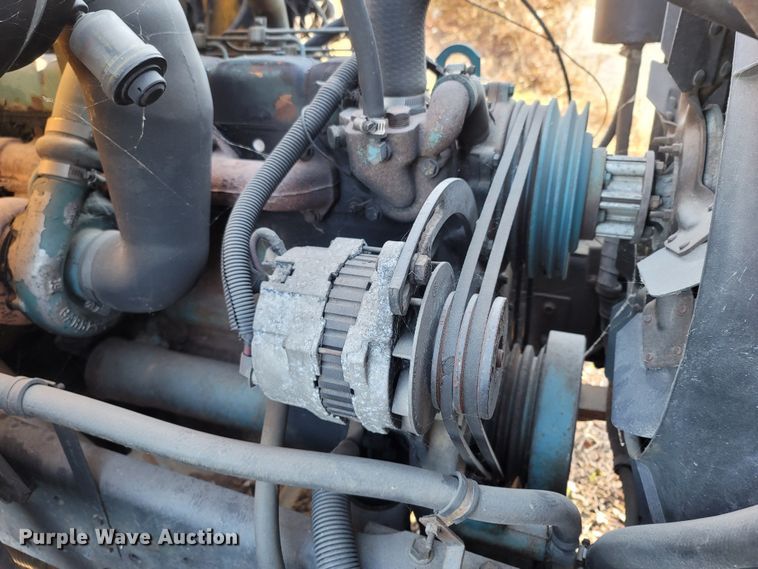 image for item MH9670 1991 International 4900  digger derrick truck