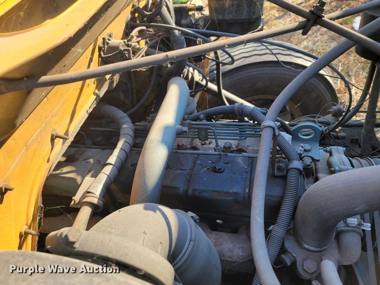 image for item MH9670 1991 International 4900  digger derrick truck