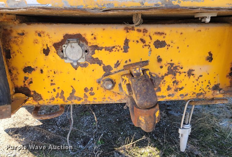 image for item MH9670 1991 International 4900  digger derrick truck