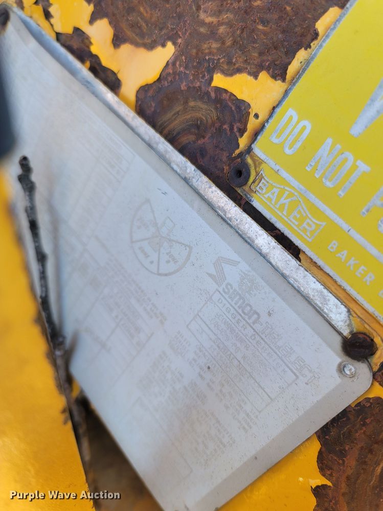 image for item MH9670 1991 International 4900  digger derrick truck