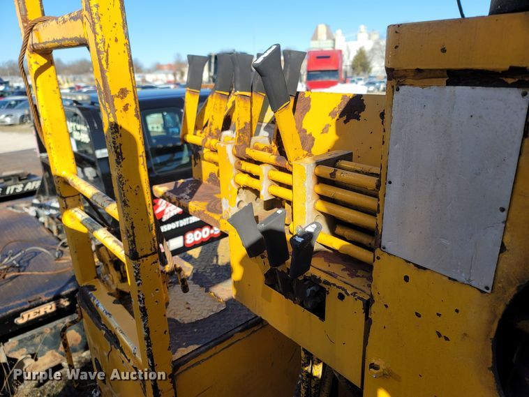 image for item MH9670 1991 International 4900  digger derrick truck