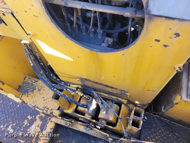 image for item MH9670 1991 International 4900  digger derrick truck