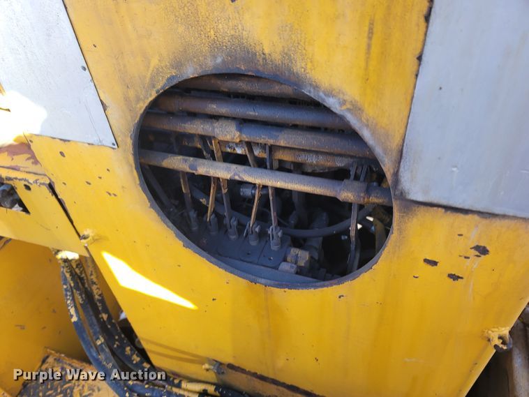 image for item MH9670 1991 International 4900  digger derrick truck