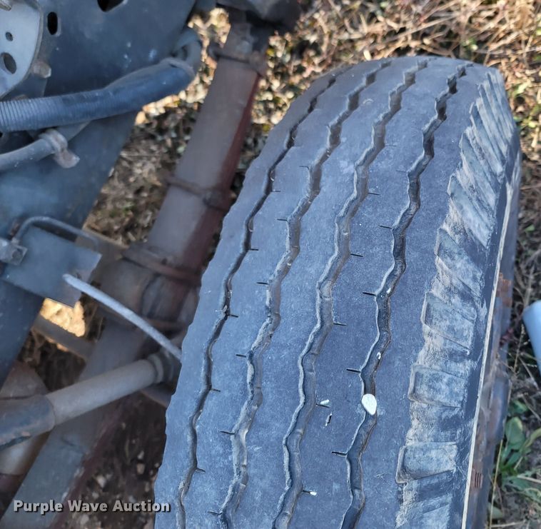 image for item MH9670 1991 International 4900  digger derrick truck