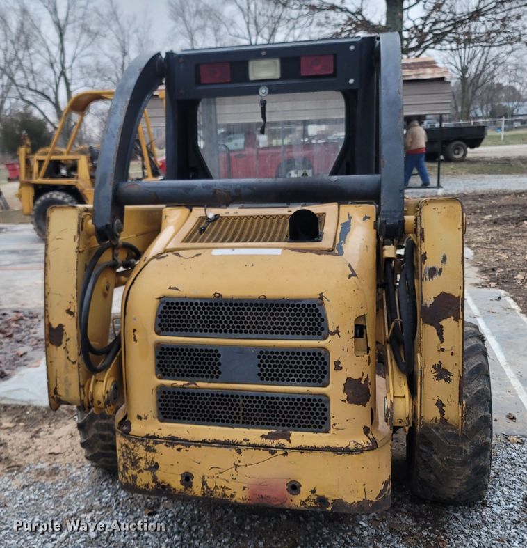 image for item MH9760 2000 John Deere 240  skid steer loader