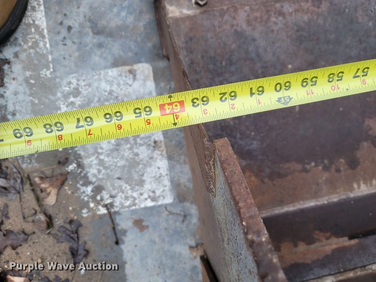 image for item MH9760 2000 John Deere 240  skid steer loader