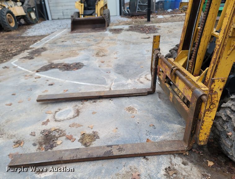 image for item MH9763 Champ C-140  forklift