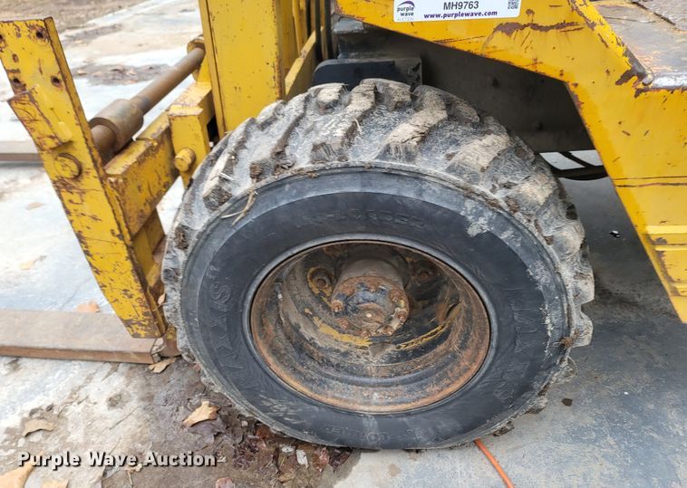 image for item MH9763 Champ C-140  forklift