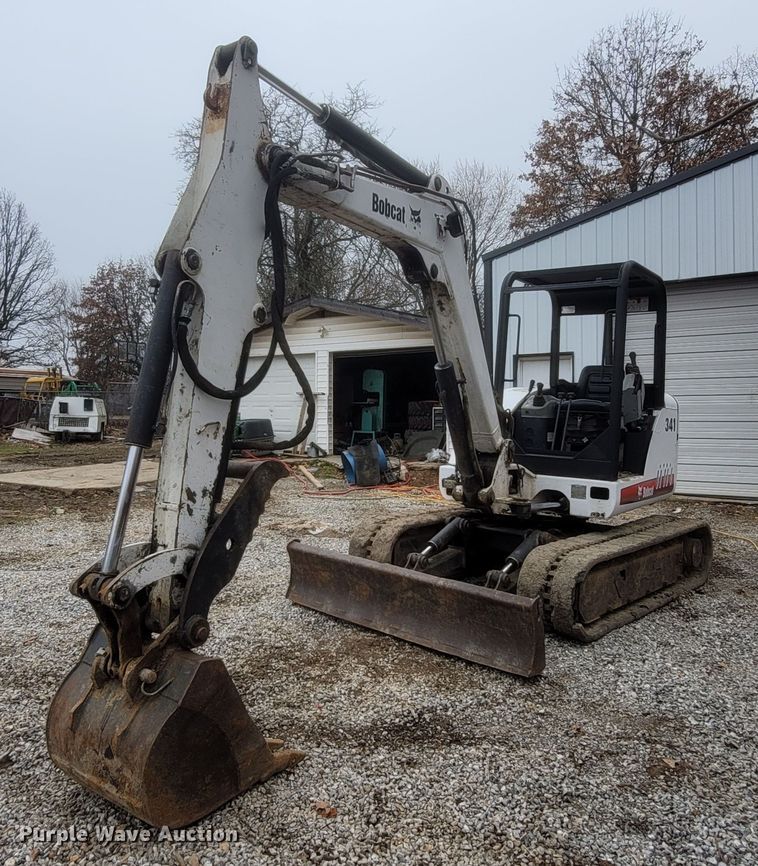 image for item MH9767 2003 Bobcat 341  mini excavator