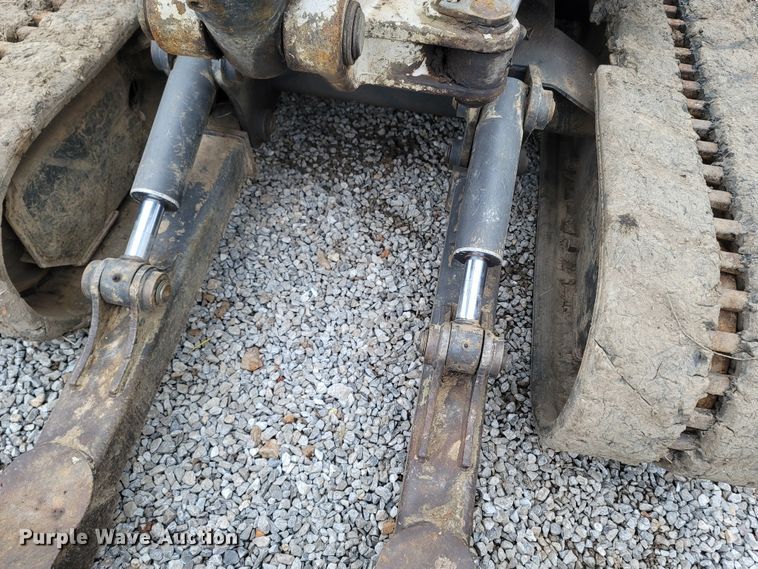 image for item MH9767 2003 Bobcat 341  mini excavator