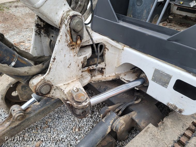 image for item MH9767 2003 Bobcat 341  mini excavator