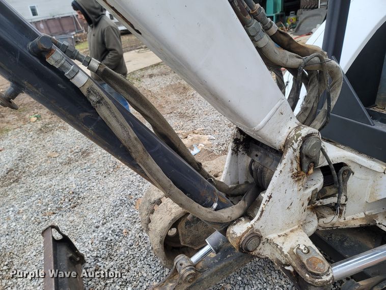 image for item MH9767 2003 Bobcat 341  mini excavator