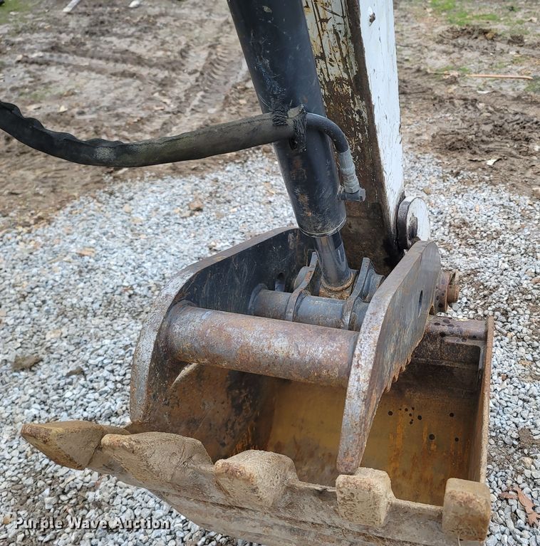 image for item MH9767 2003 Bobcat 341  mini excavator