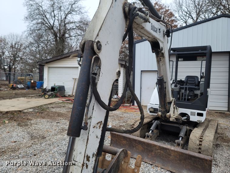 image for item MH9767 2003 Bobcat 341  mini excavator