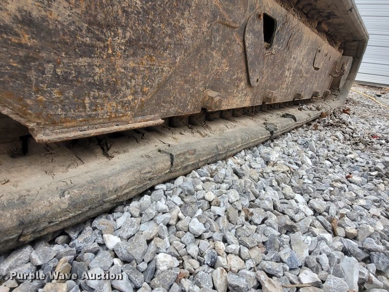 image for item MH9767 2003 Bobcat 341  mini excavator