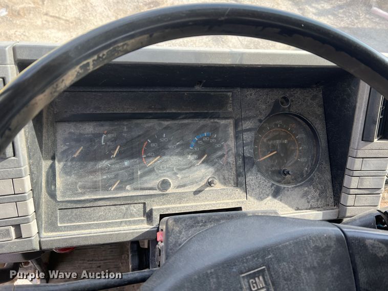 image for item MM9052 1990 GMC Forward W7  utility / service truck