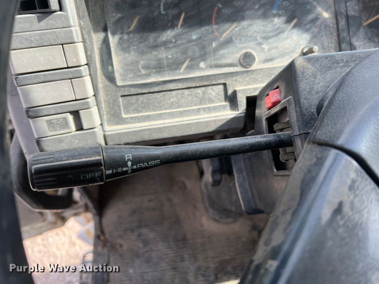 image for item MM9052 1990 GMC Forward W7  utility / service truck