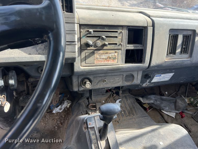 image for item MM9052 1990 GMC Forward W7  utility / service truck