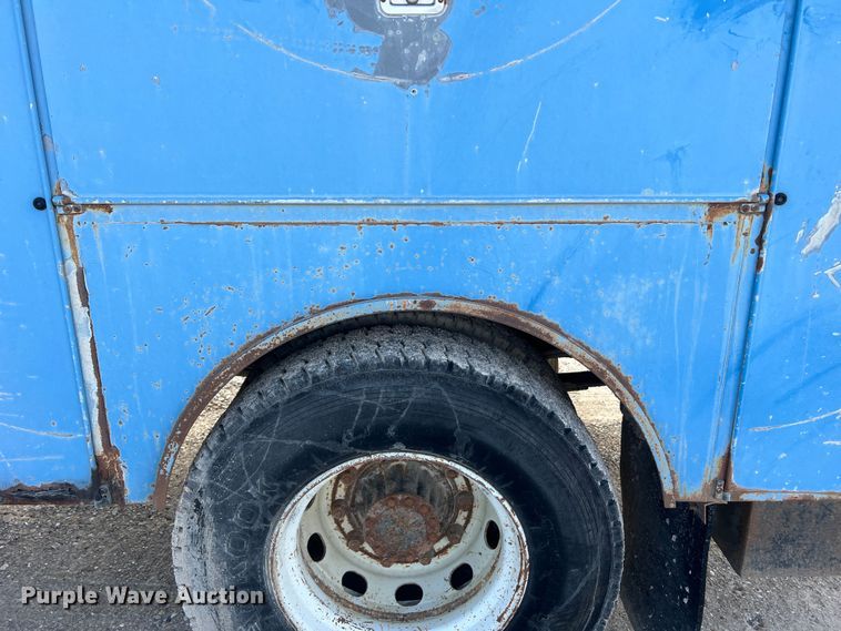 image for item MM9052 1990 GMC Forward W7  utility / service truck