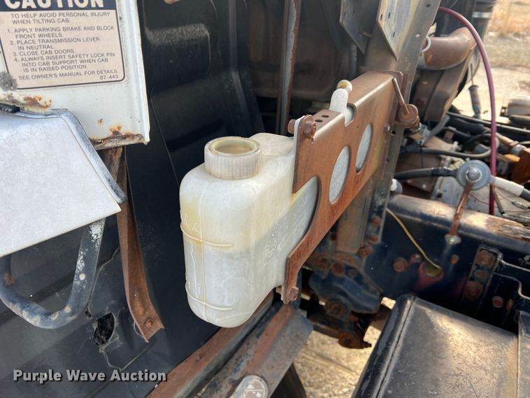 image for item MM9052 1990 GMC Forward W7  utility / service truck