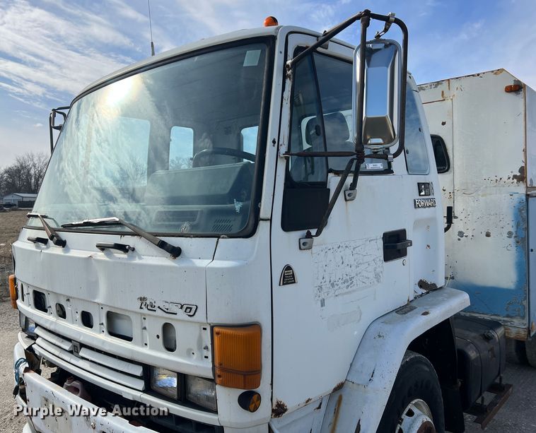 image for item MM9052 1990 GMC Forward W7  utility / service truck