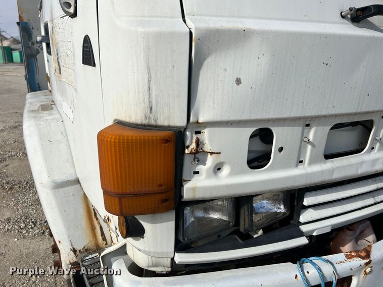 image for item MM9052 1990 GMC Forward W7  utility / service truck