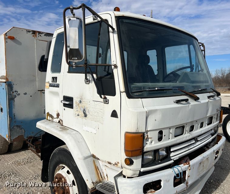 image for item MM9052 1990 GMC Forward W7  utility / service truck