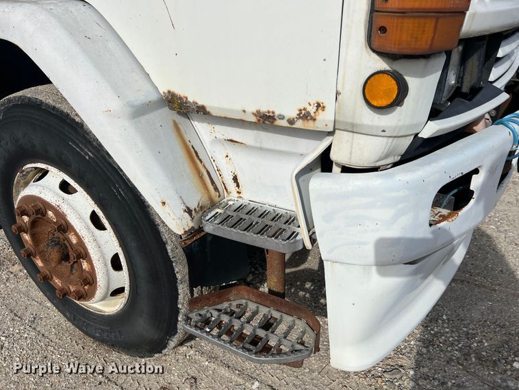 image for item MM9052 1990 GMC Forward W7  utility / service truck