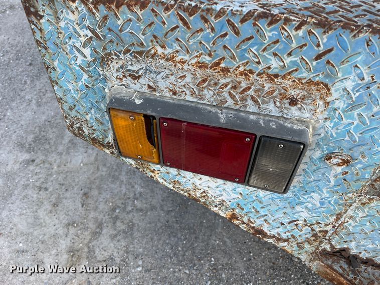 image for item MM9052 1990 GMC Forward W7  utility / service truck