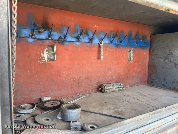 image for item MM9052 1990 GMC Forward W7  utility / service truck