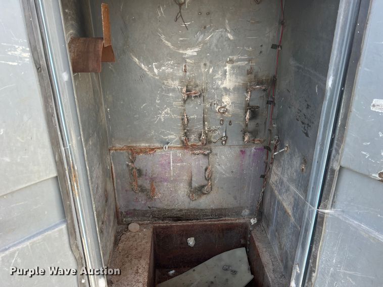 image for item MM9052 1990 GMC Forward W7  utility / service truck