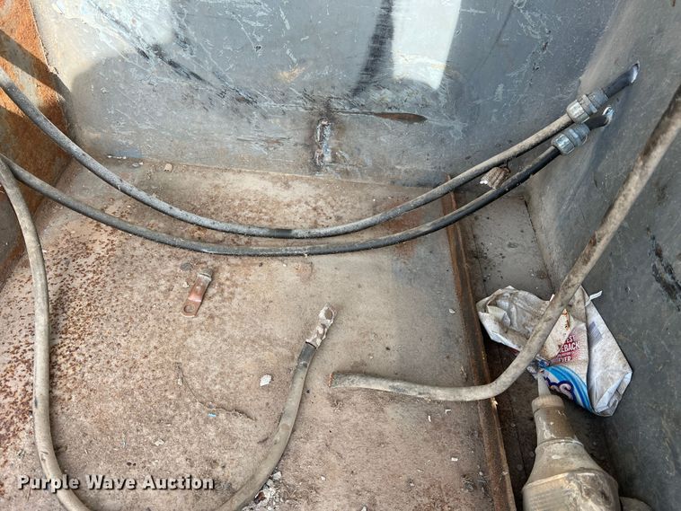 image for item MM9052 1990 GMC Forward W7  utility / service truck