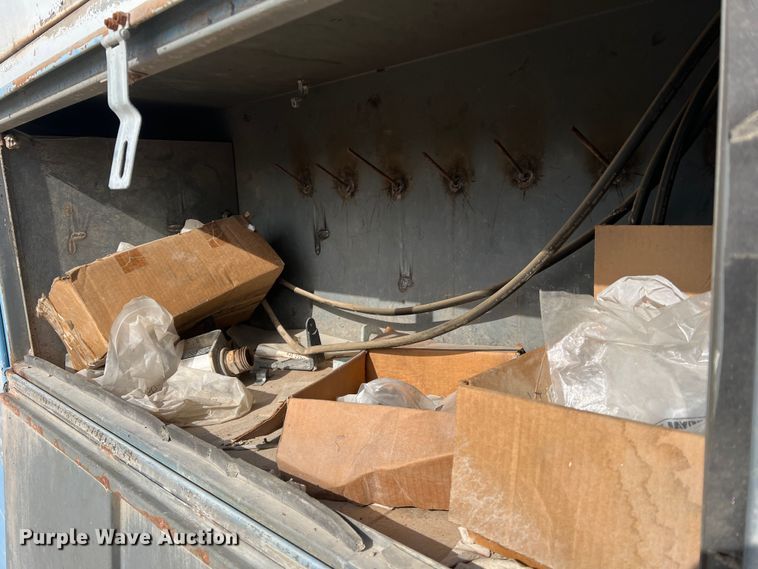 image for item MM9052 1990 GMC Forward W7  utility / service truck