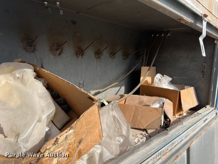 image for item MM9052 1990 GMC Forward W7  utility / service truck